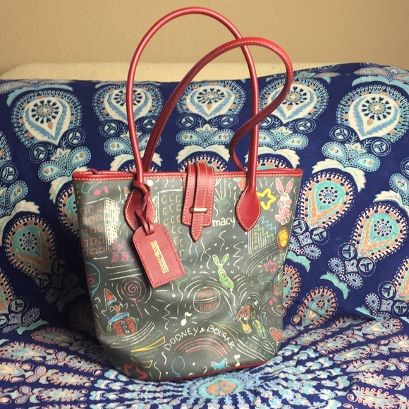 SOLD!!!!  🌺Rare Macy's Dooney & Bourke Anniversary Purse - Picture 9 of 15